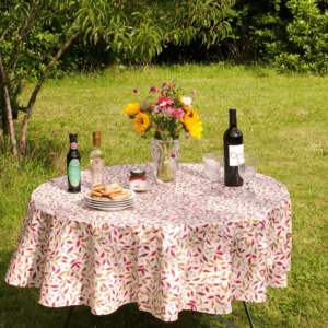 Lire la suite à propos de l’article Nappe pour l’extérieur :  bien choisir sa nappe de jardin !